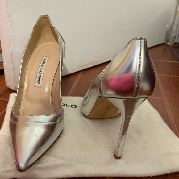 Manolo Blahnik Shoes - Picture 2 of 3